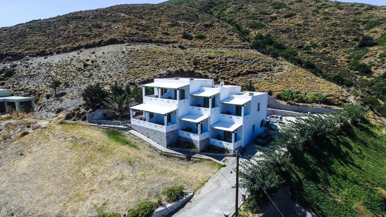 Studios Marianna Скирос Екстериор снимка